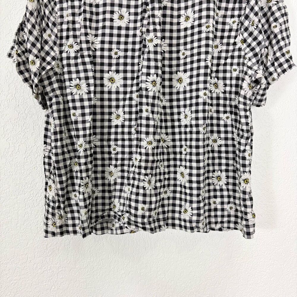 Torrid Black & White Gingham Print Collared Polo Daisy Top Women’s Size L - Picture 8 of 9